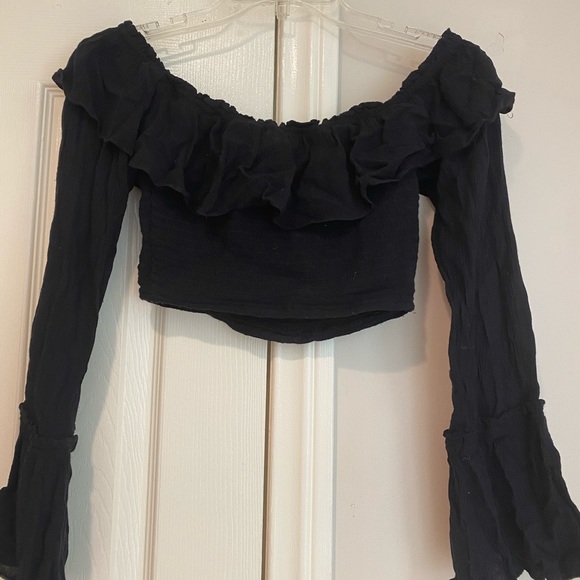 Black Long sleeve off the shoulder crop top - Picture 2 of 3